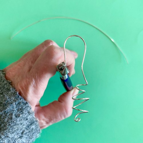 Margot Potter's Twister Earrings - , Contemporary Wire Jewelry, Spirals, Wire Spiral, Spiral Wire Wrap, Wire Wrapping, Wrapping, Wire Wrapping Jewelry, Turn a slight bend in the hook end 